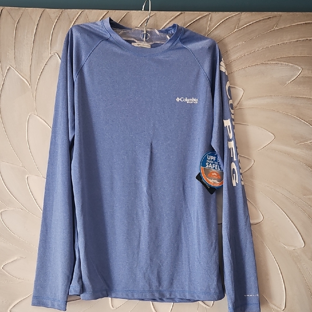 Columbia Women's Long Sleeve Omni-Shade Sun Shirt in Light Blue